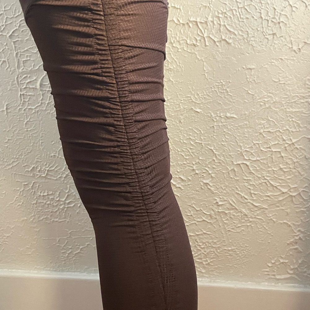 Fabletics Mid rise pure luxe ruched 7/8